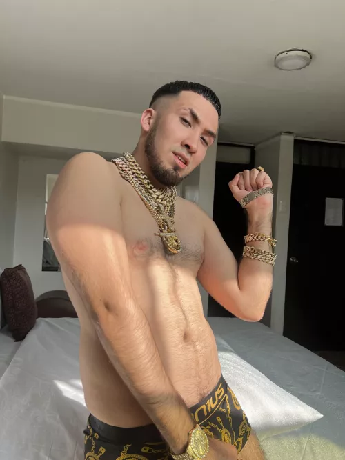 Before heading out, I decided to take a photo of my forearms haha, how's it look?