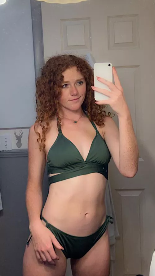 Do you think green is a good color on me? 