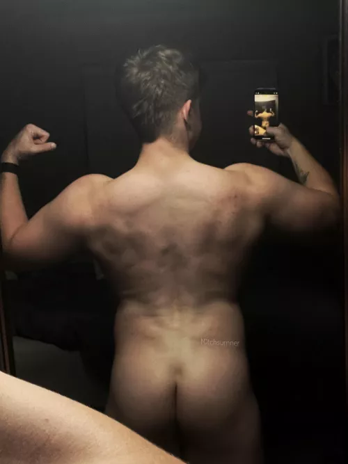 I do my squats and my pull ups, whaddya think?