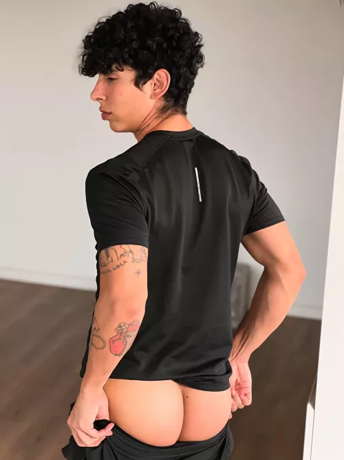 If you fuck me, do I get to fuck you after?😛
