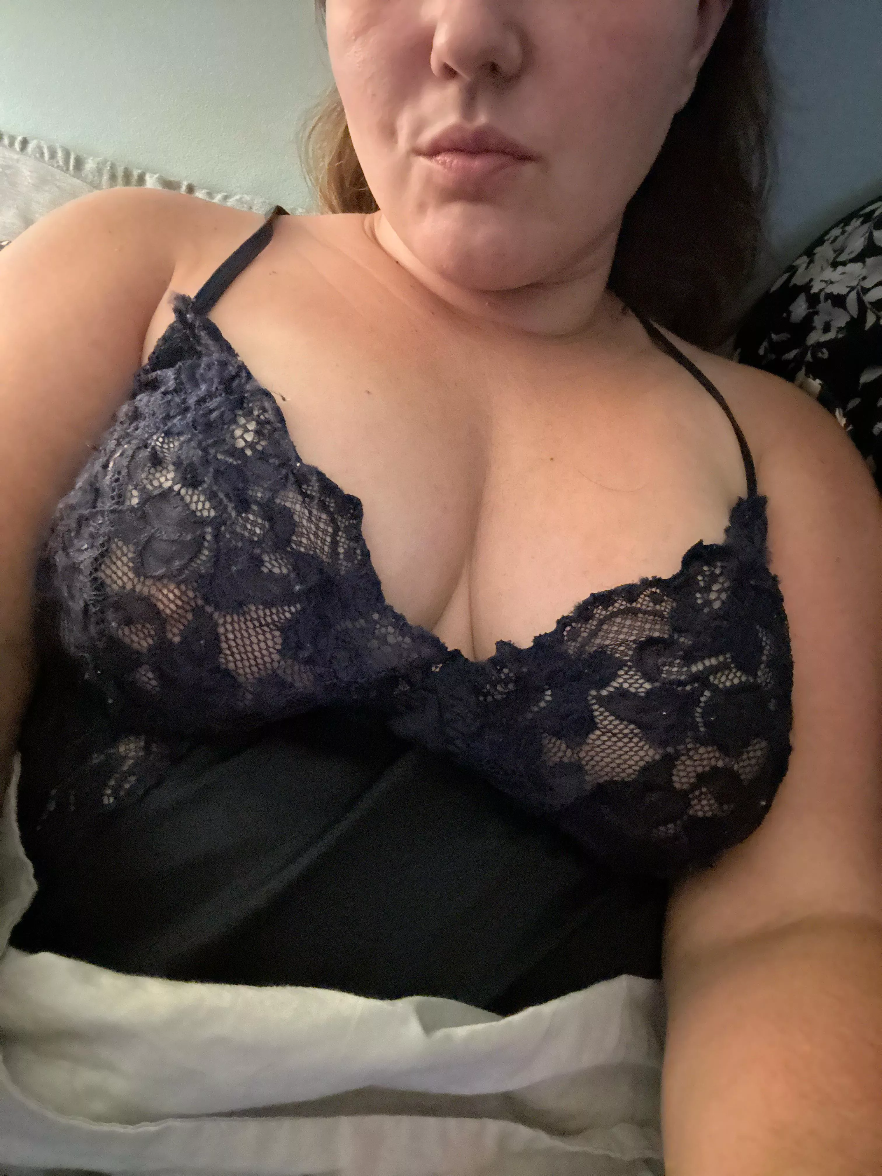 Lonely wife wanting to play 😉