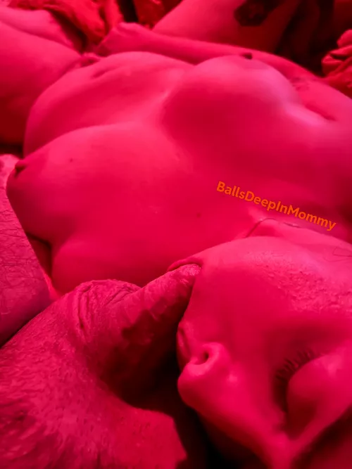 😍What a view watching Mommy suck and play with herself 💧