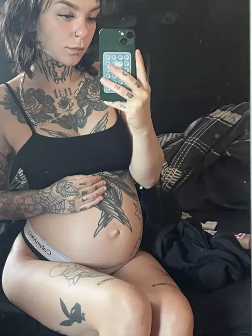 Who likes tatted bumps🤩 23 weeks xox