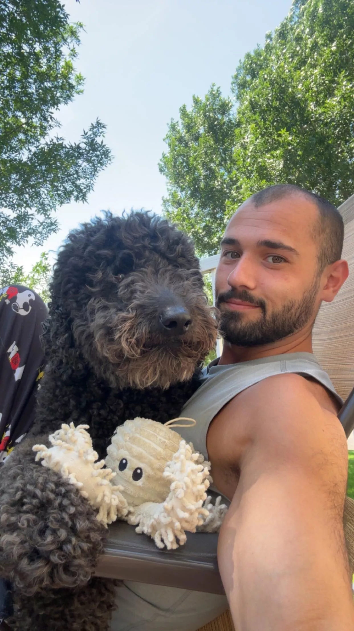 Anyone still play apex? My pup can’t hold her 1v1 so looking for a new squad 😅😂