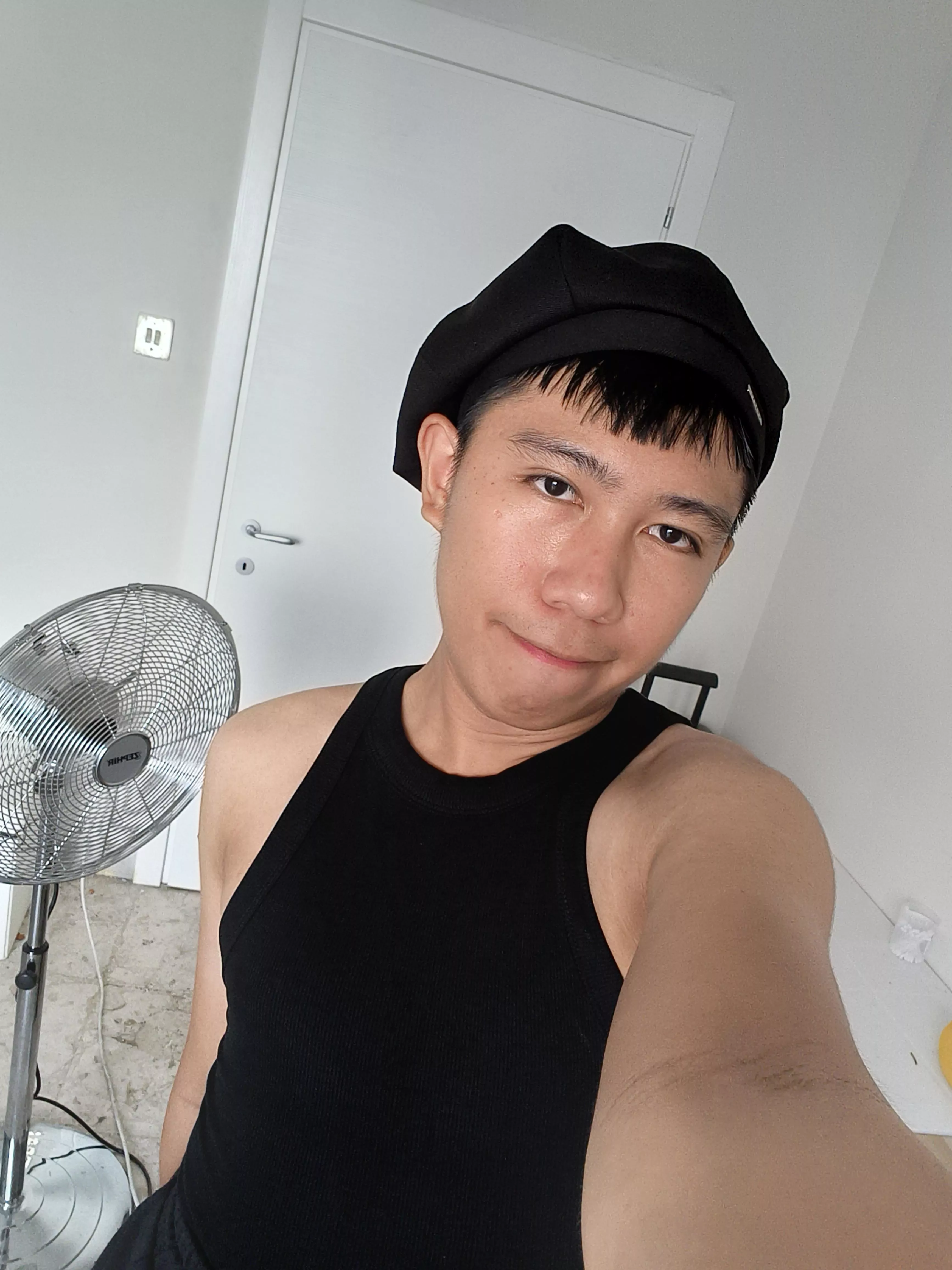 Anyone who play Mobile Legends and help me rank up?