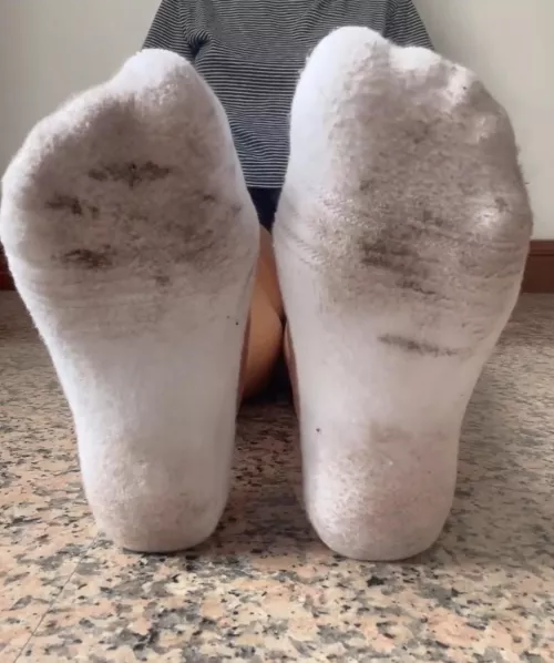 Are you able to clean my socks for me ? 😇