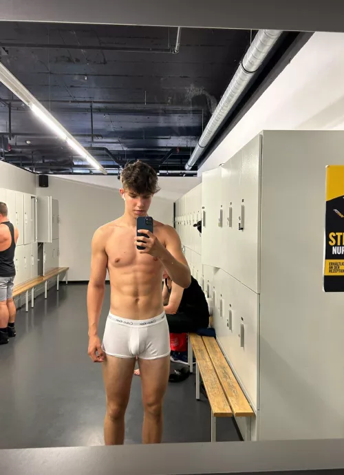 I took off my clothes in the gym just to impress you