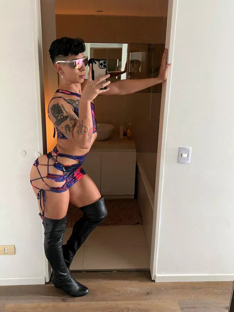 Looking for a new playmate, send a 💗 if you’re game!
