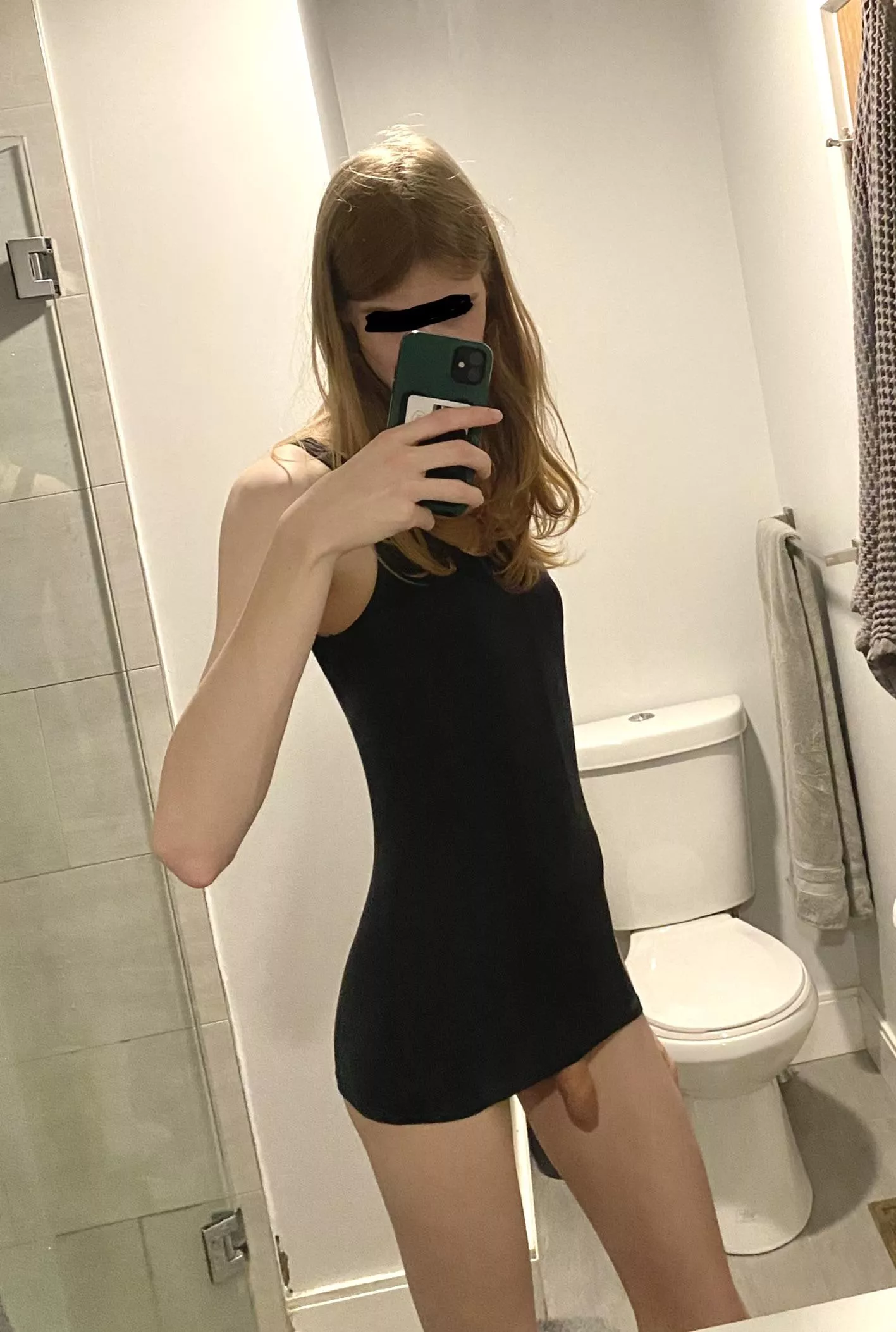 My dress is a little short… 👗 