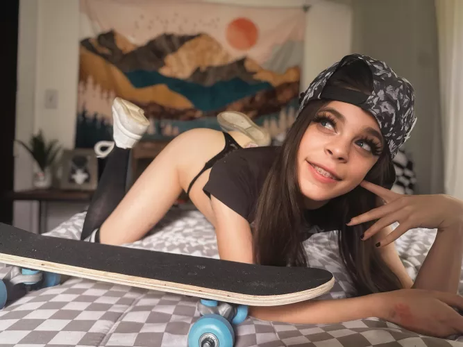 She was a skater girl 🛹🖤