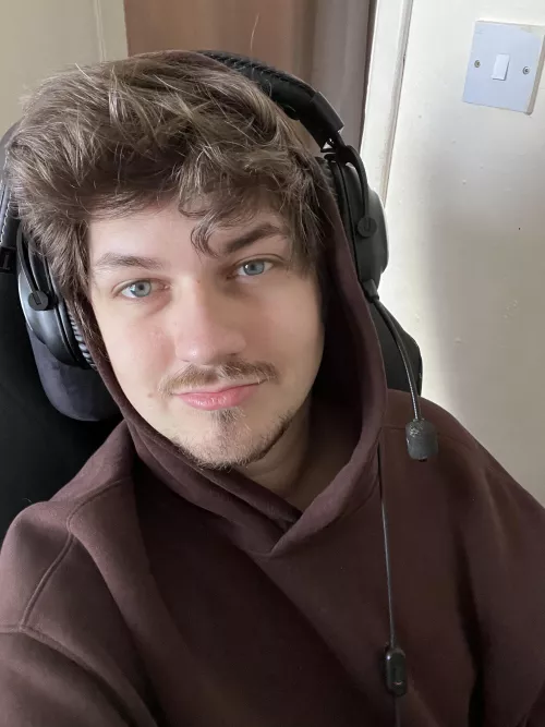 Thought I’d have a blast playing WoW this weekend but I’ve nobody to explore with. 🥲