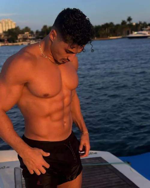 Would you goon to Joseph for hours? He's such an alpha hod. 