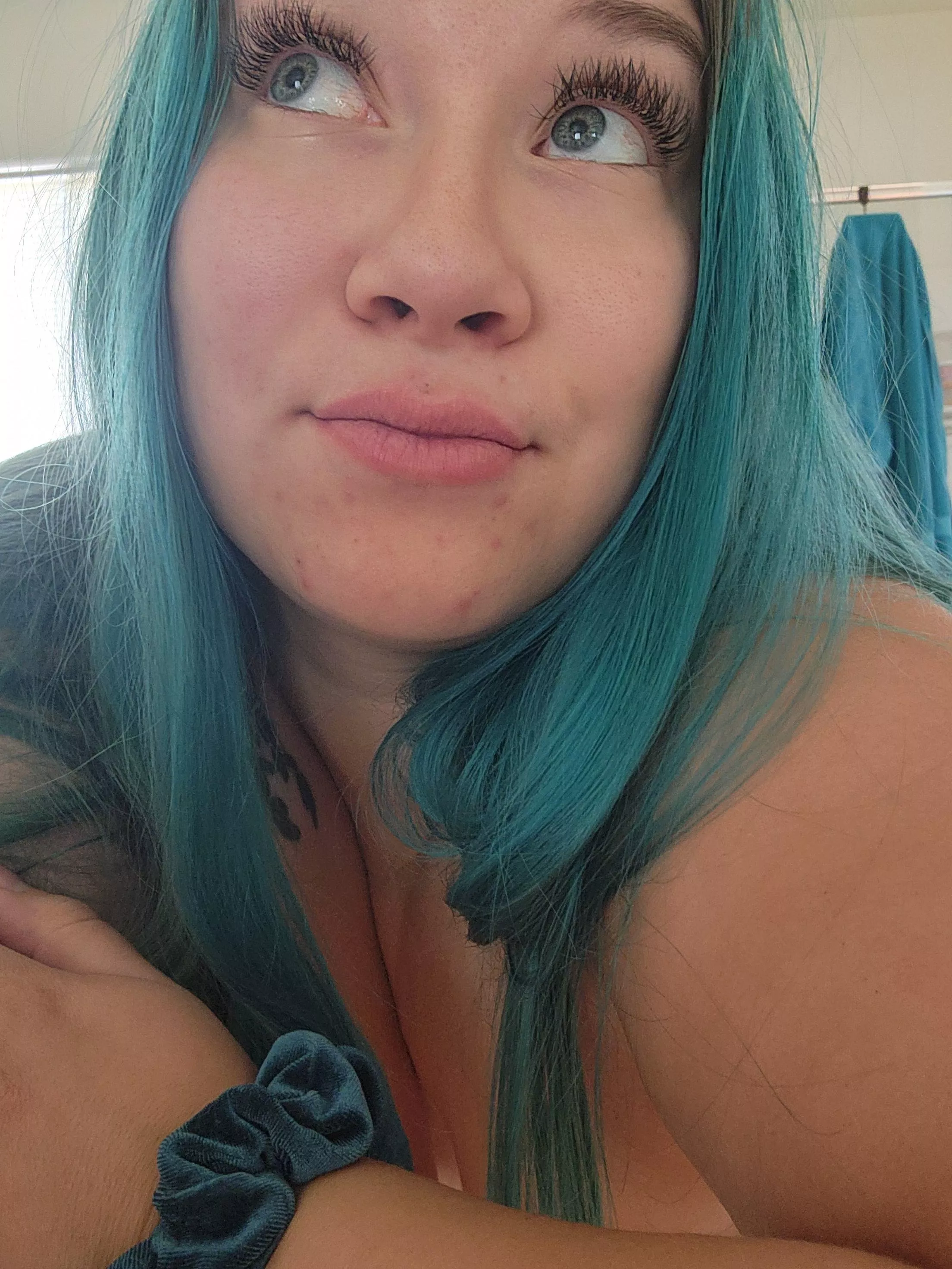 Dreaming about what color to do my hair next, or your cock... who knows 😈