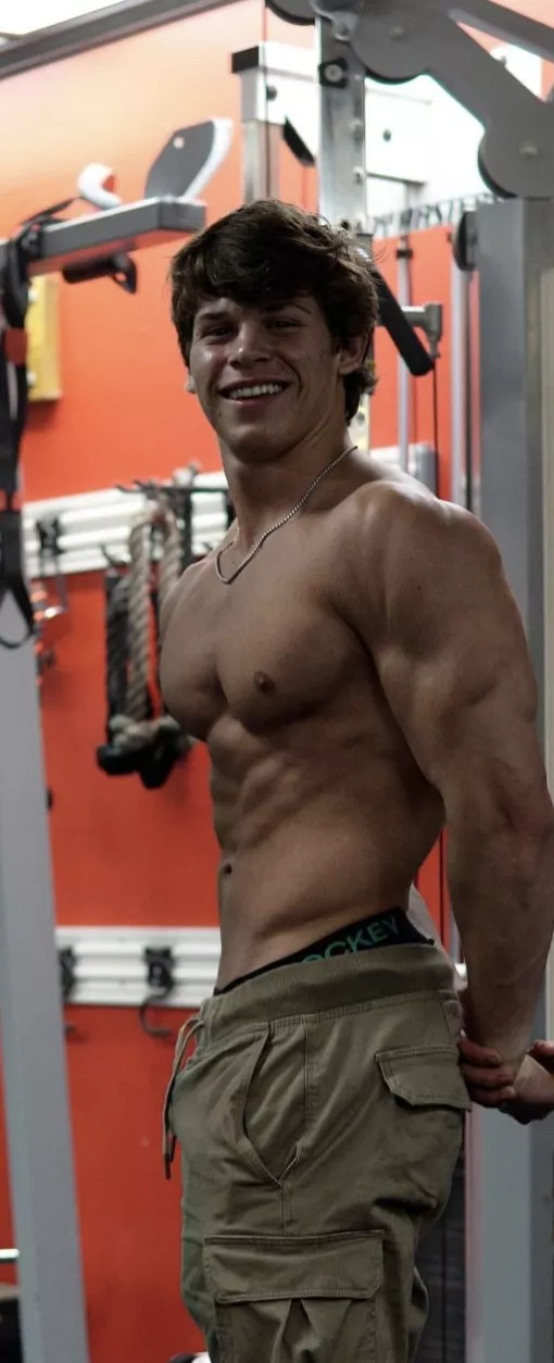 i wonder why nobody is ever flirting with me