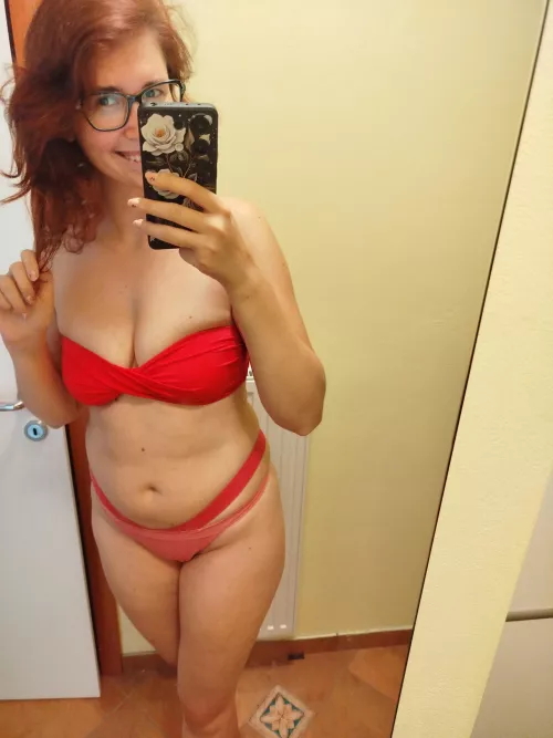 Mirror selfie sexy lady