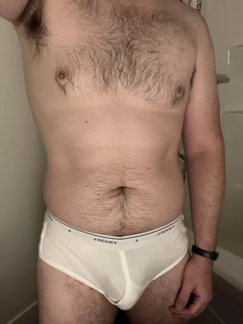 This pair had a busy day at the gym and playing sports and biking! Time for a soak 😴