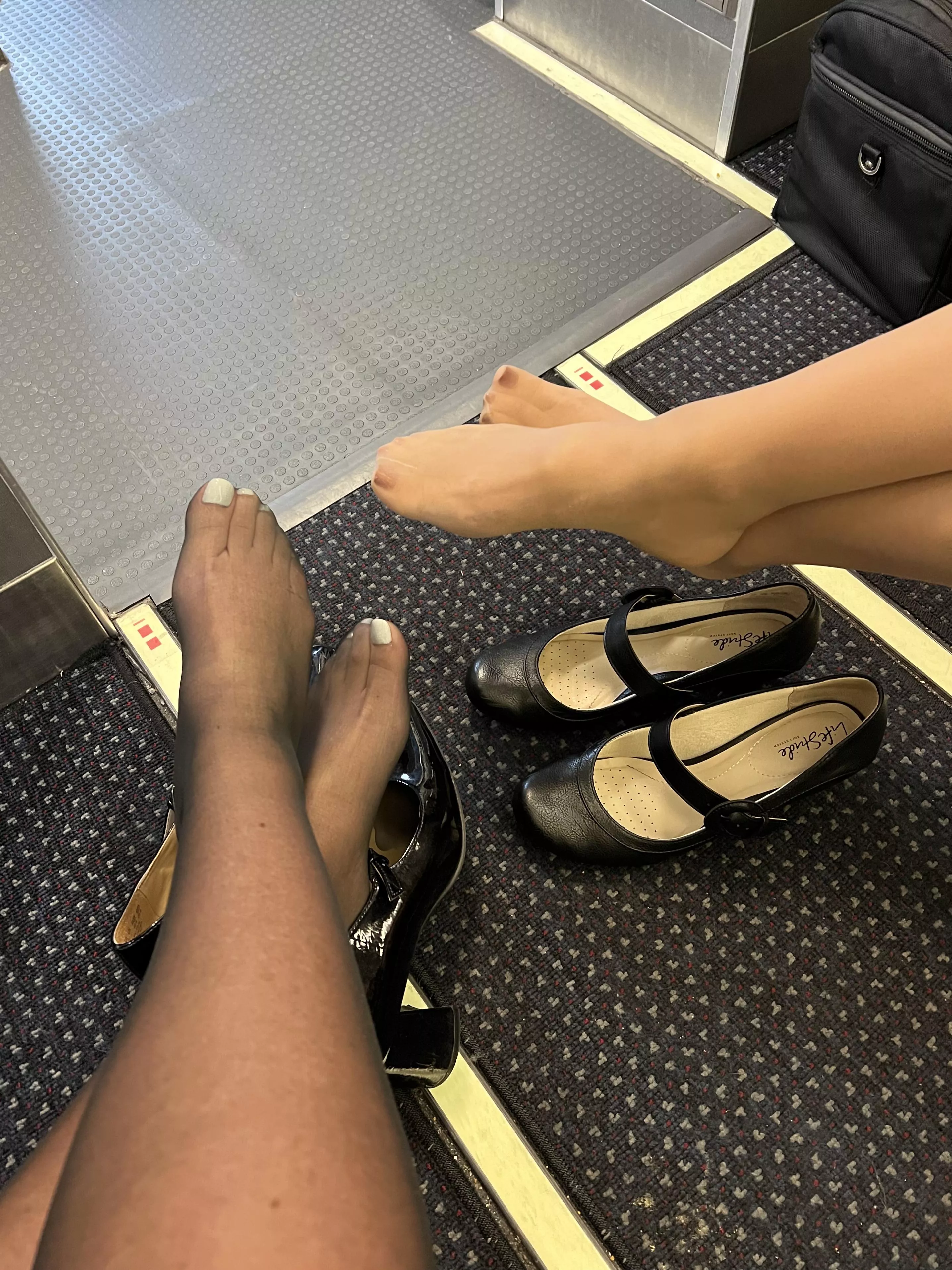 Which flight attendant do you want? 