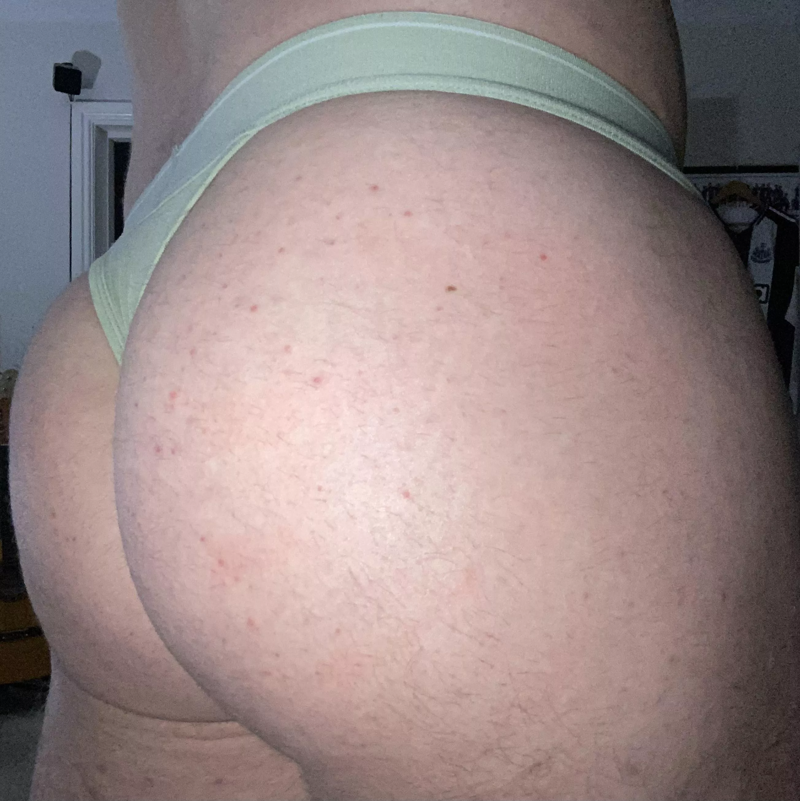 Anyone want my tight femboy ass 🥺🥺