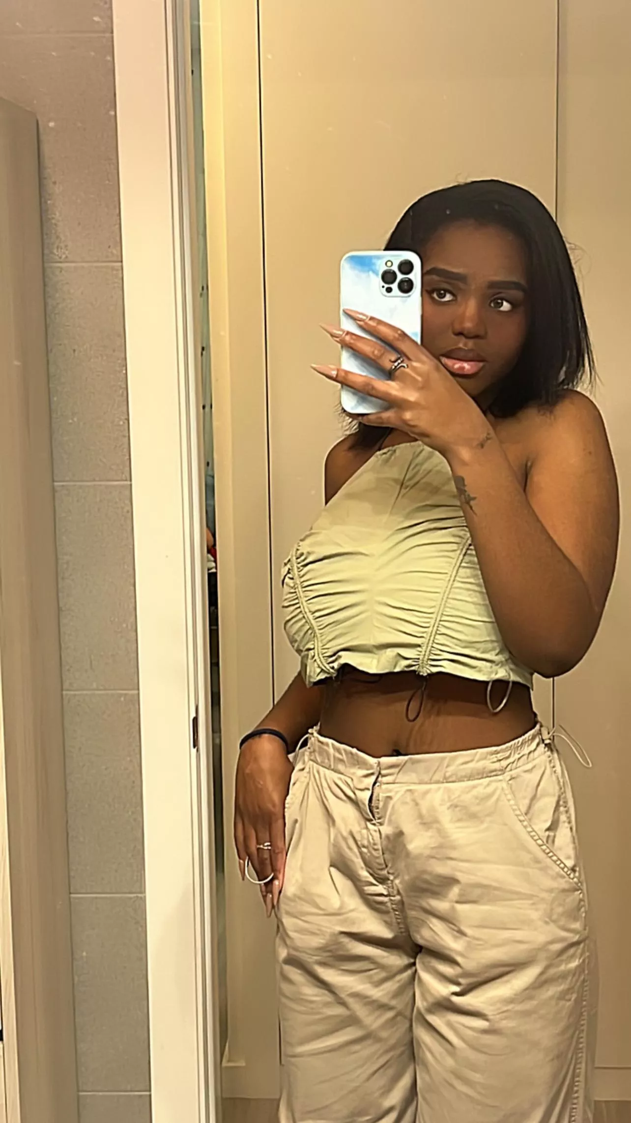 Busty Latina At your service ;)