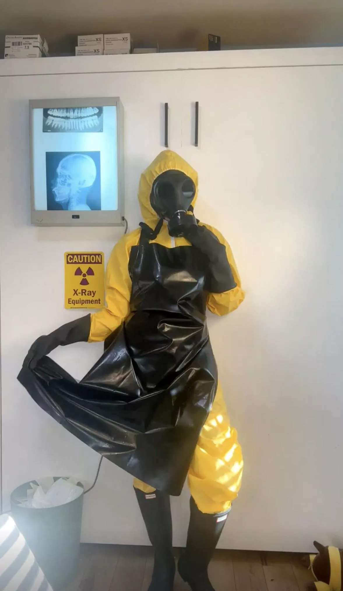 Happy Gas mask Monday 🖤🖤