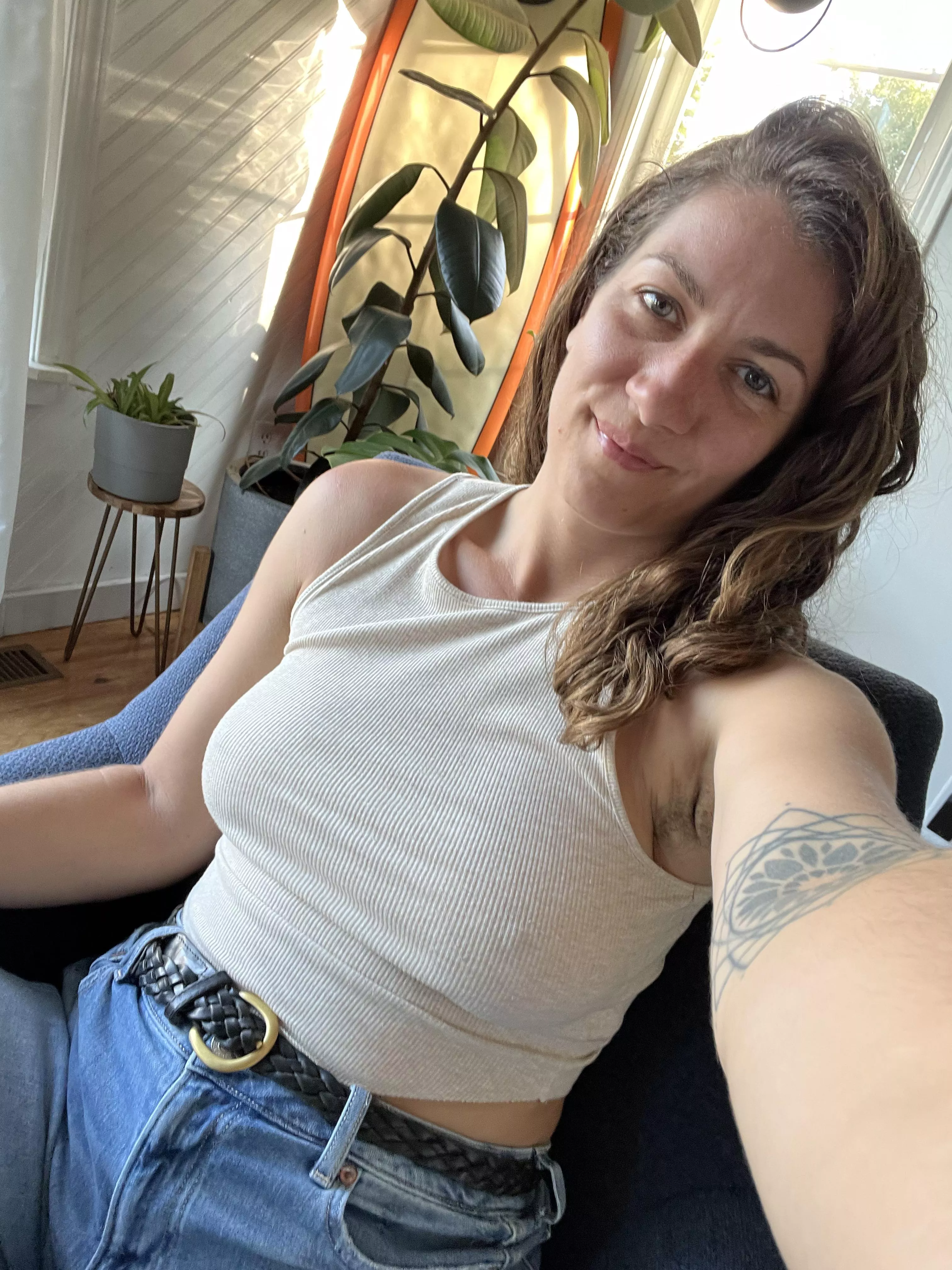 Just feeling cute 💁🏻‍♀️ [f]