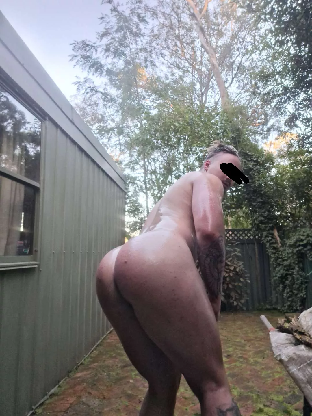 Just hit 500lbs for a triple for the first time yesterday, so today I'm celebrating by showing you all my behind! Hahah