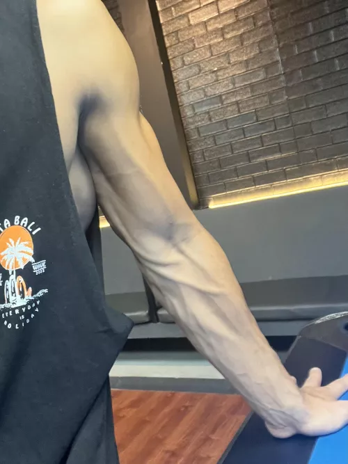 Let’s have a game of pool ;) I’ll lift you up with my strong arms if you win 🫢🫢