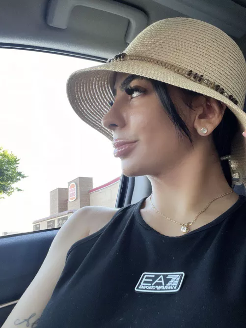 mommy and her sexy hat [F]