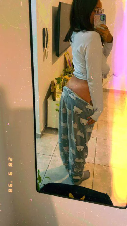 Pull down my pants and eat my ass 