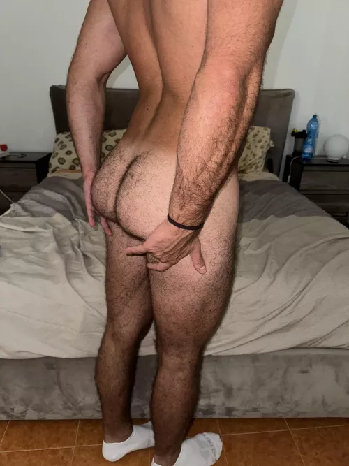 Say yes and I send u my butthole