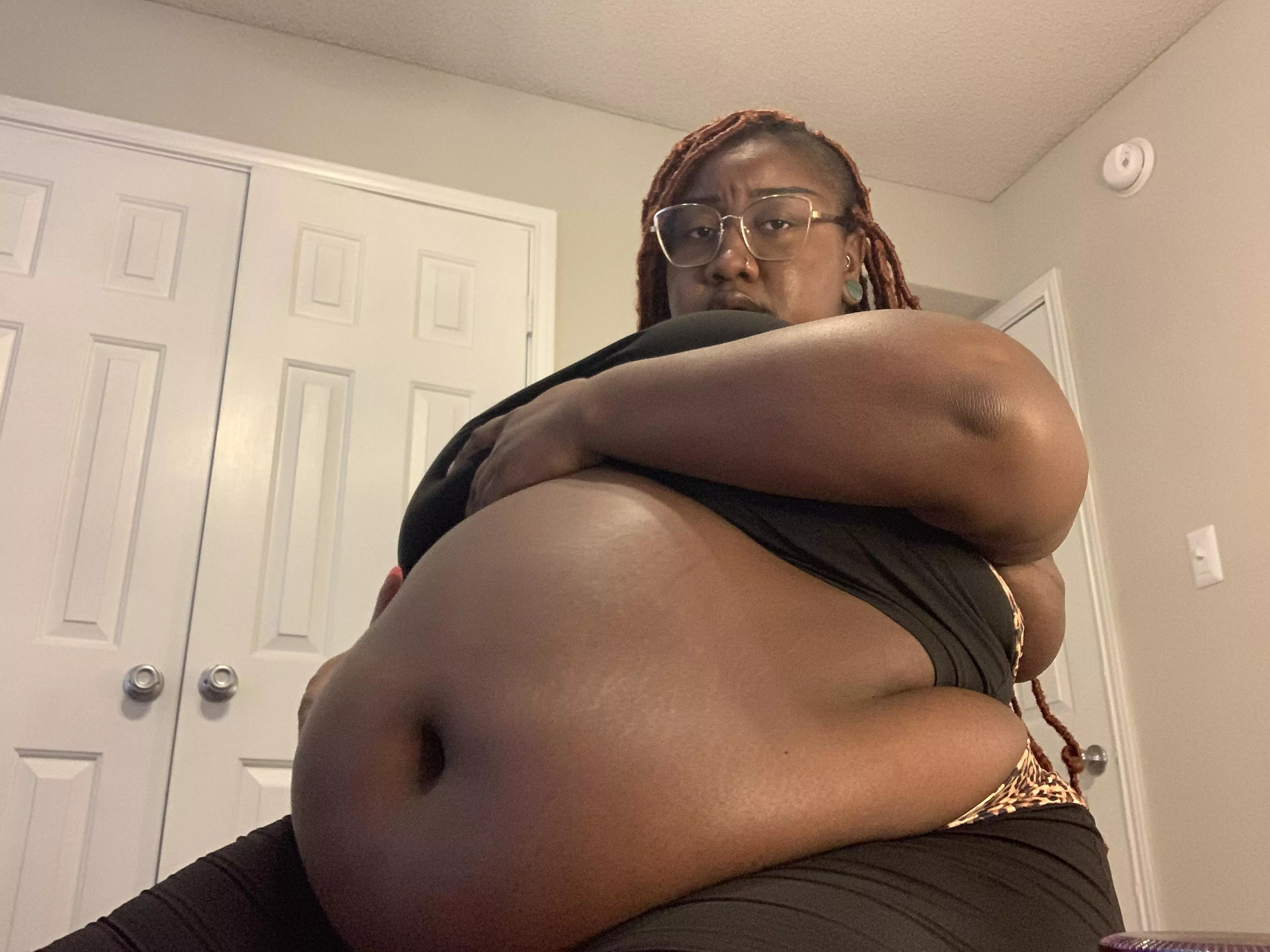 So stuffed I see new stretch marks forming🥰😍