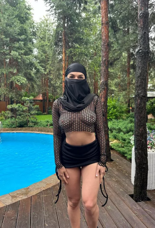 Woll you take my nets off before you fuck me or would you leave them on ?