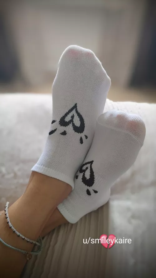 You're totally falling in love with my [F]eet huh 💜😘 (oc) 