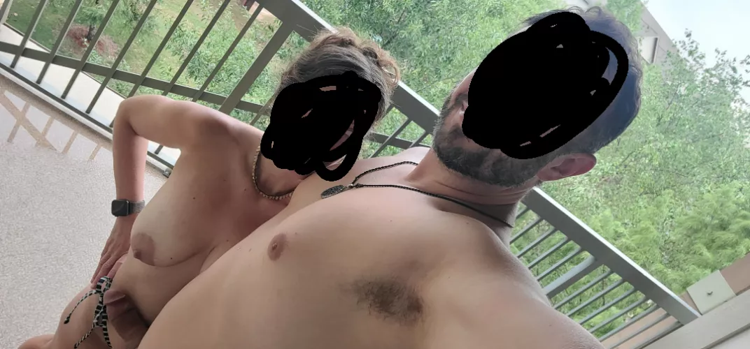 Balcony nudes in Vermont