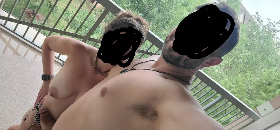 Balcony nudes in Vermont