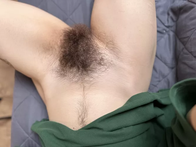 dark bush and pale body perfect combo?