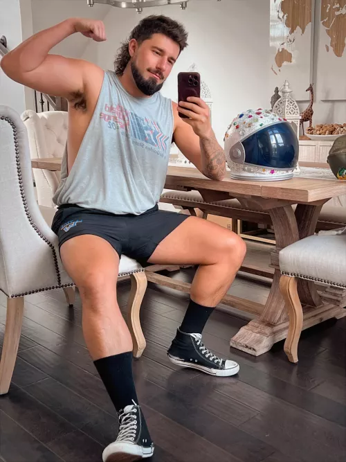 happy hump day fellas 😁