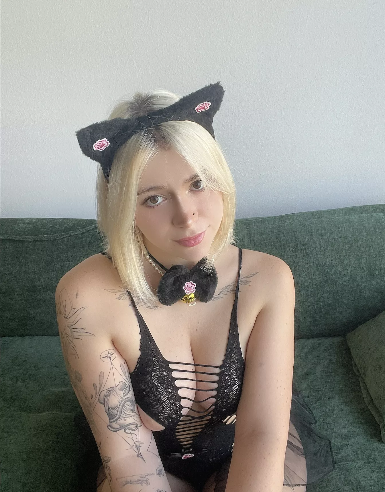 i hope you wouldnt mind coming home to a kitty like me >.<