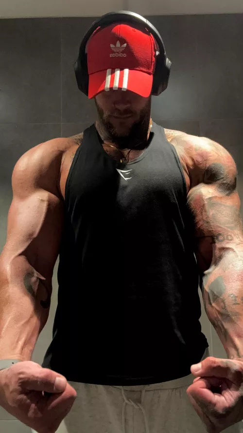 I’ll smoother your face in my arms until u pass out 