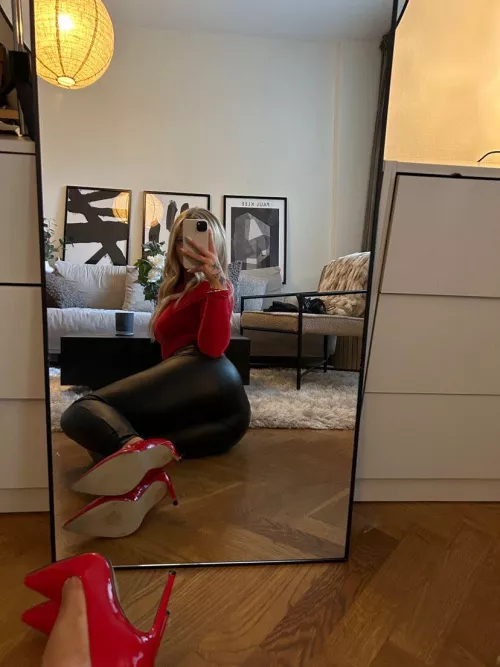 Leather and red pumps! 