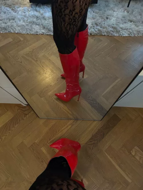 Love my new red boots!