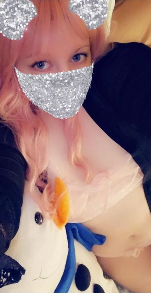 Mr Snowman is a boob guy⛄️ 🤭