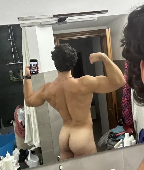 Say yes and I send u my butthole