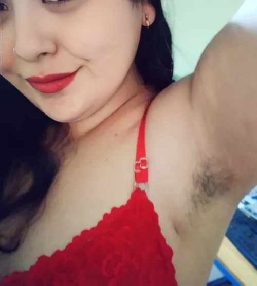 Showing off my hairy armpits 
