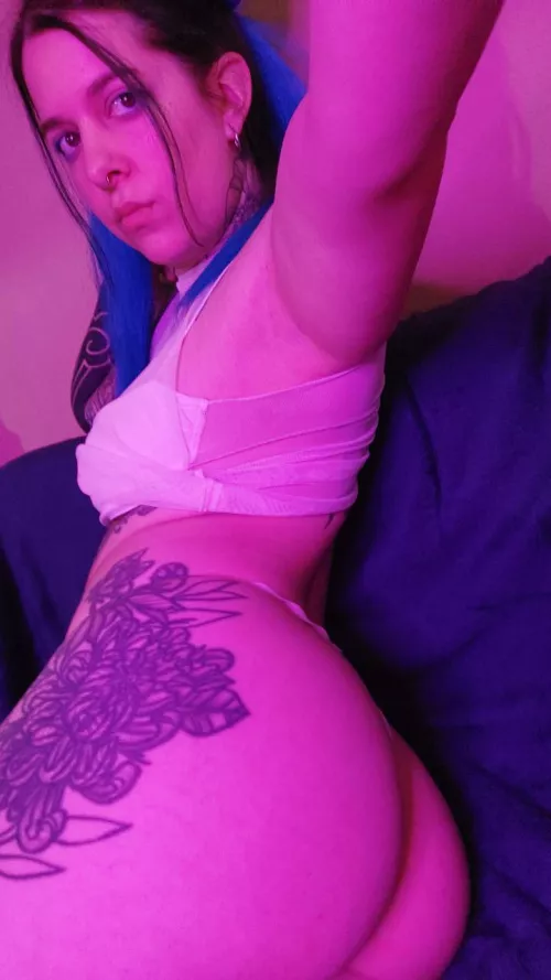 They demand to be clapped