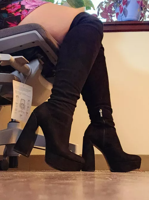 Thigh High Tuesday 🖤