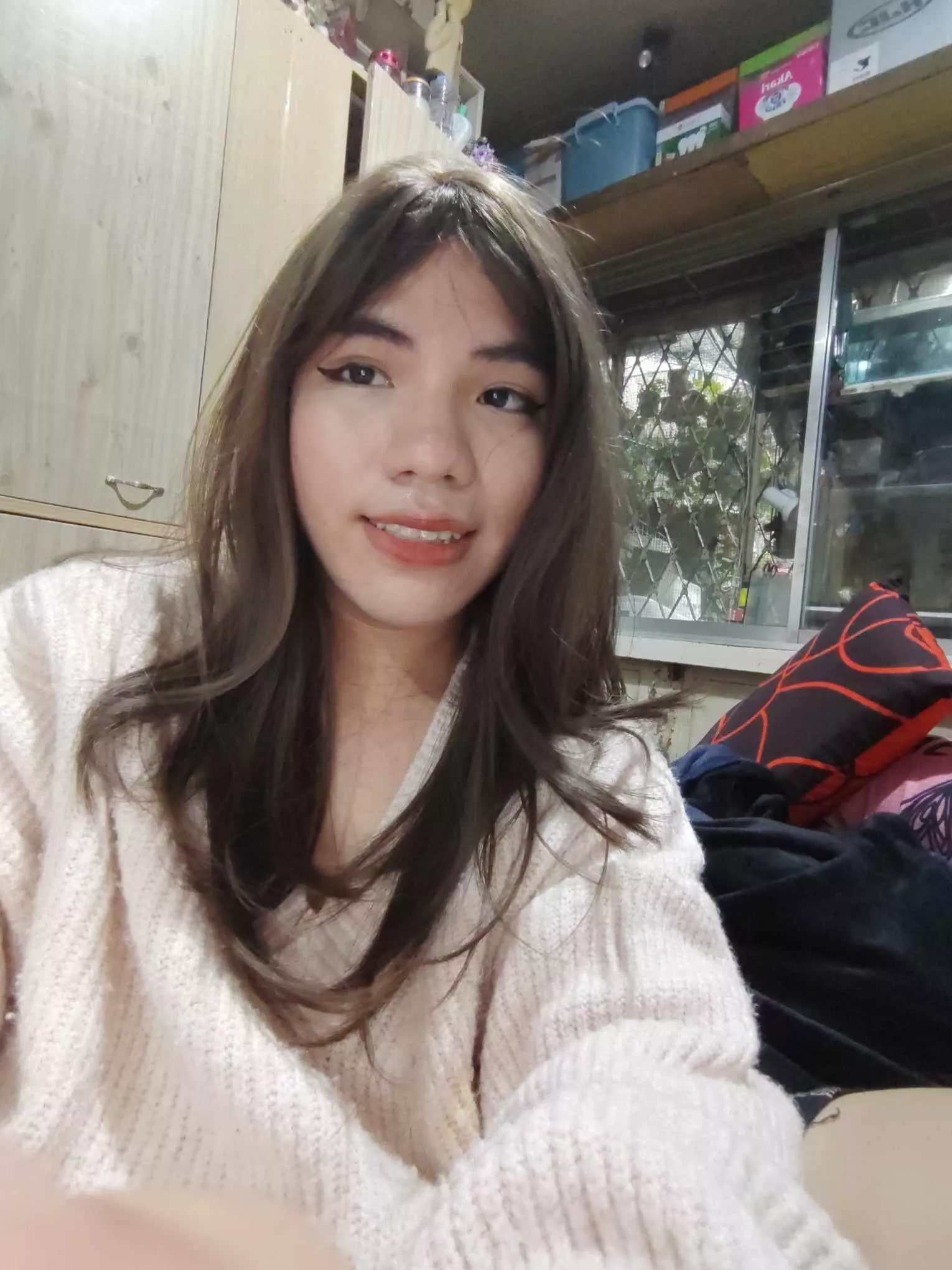 Think i look cute enough for an owner