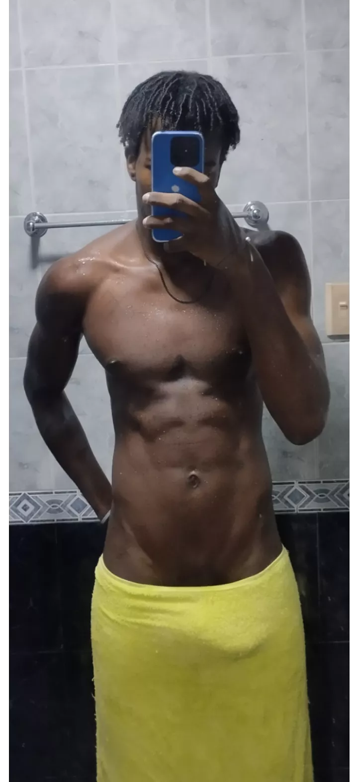 university student, start sending and I'll show you more👌🏾💸