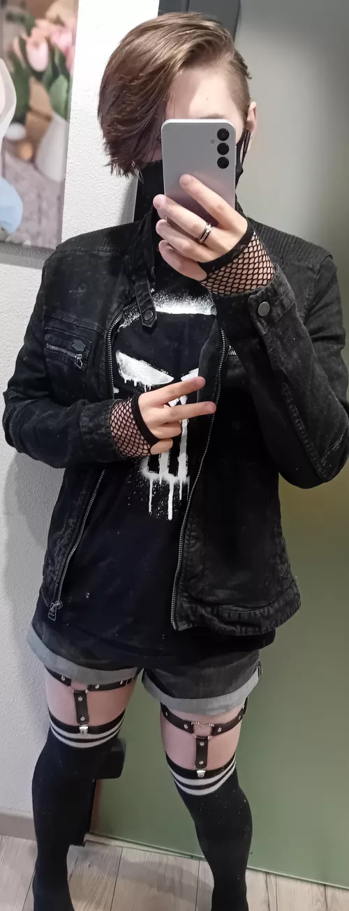 Going to a store outfit :3