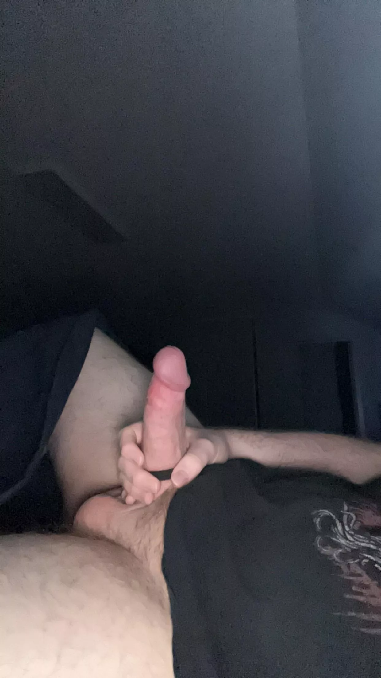 help me cum 😋 dm me